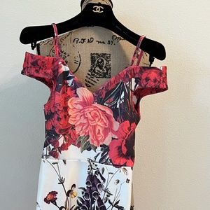 Beautiful Hope and Ivy Floral Dress. Never Been Worn